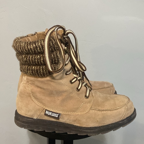 Muk Luks tan suede boots, size 7. - Picture 2 of 12